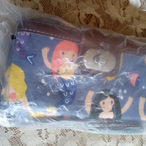 Blue Canvas  with Mermaids  Wristle Wallet  New - Picture 2 of 4